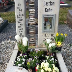 Urnengräber von Petry Steinmetzbetrieb