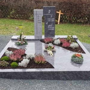 Doppelgräber von Petry Steinmetzbetrieb