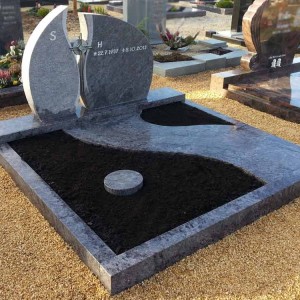 Doppelgräber von Petry Steinmetzbetrieb