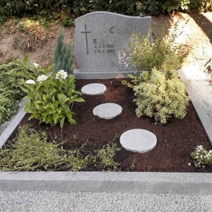 Doppelgräber von Petry Steinmetzbetrieb