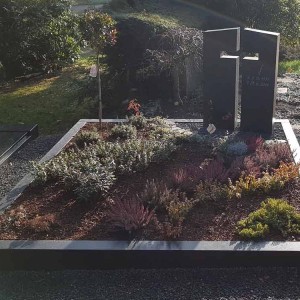 Doppelgräber von Petry Steinmetzbetrieb