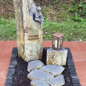 Einzelgräber von Petry Steinmetzbetrieb