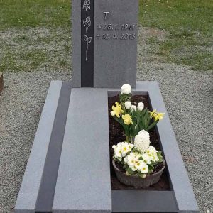 Einzelgräber von Petry Steinmetzbetrieb