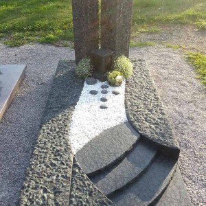 Einzelgräber von Petry Steinmetzbetrieb