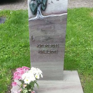 Wiesengräber von Petry Steinmetzbetrieb