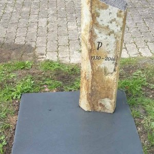 Wiesengräber von Petry Steinmetzbetrieb