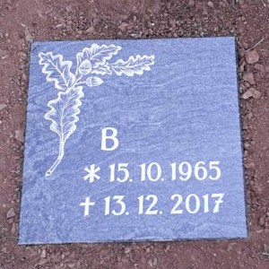 Wiesengräber von Petry Steinmetzbetrieb